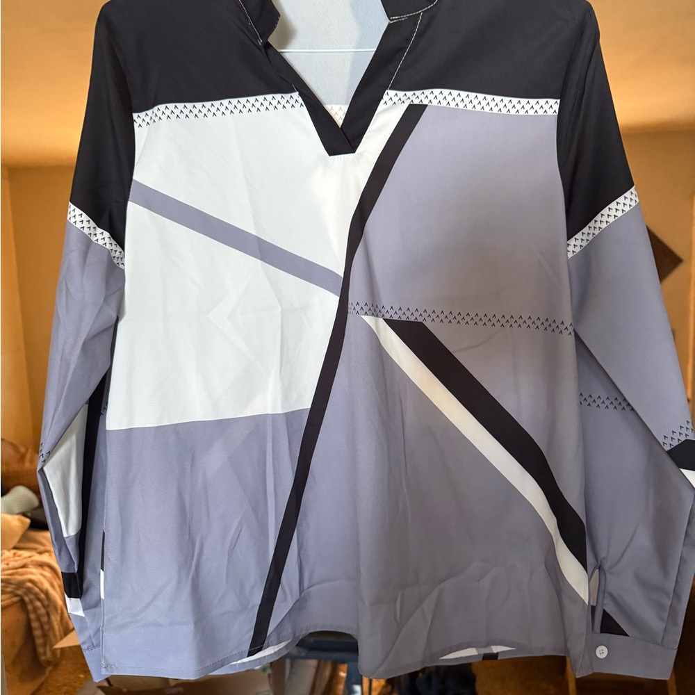 Geometric Long Sleeve Top in Black and Gray